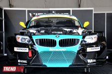 В Баку стартовал парад гоночных машин, участвующих в City Challenge (Фото)